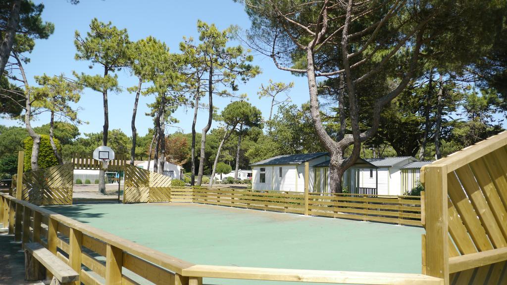 Camping Le Suroit Le Bois-Plage-en-Re Bagian luar foto