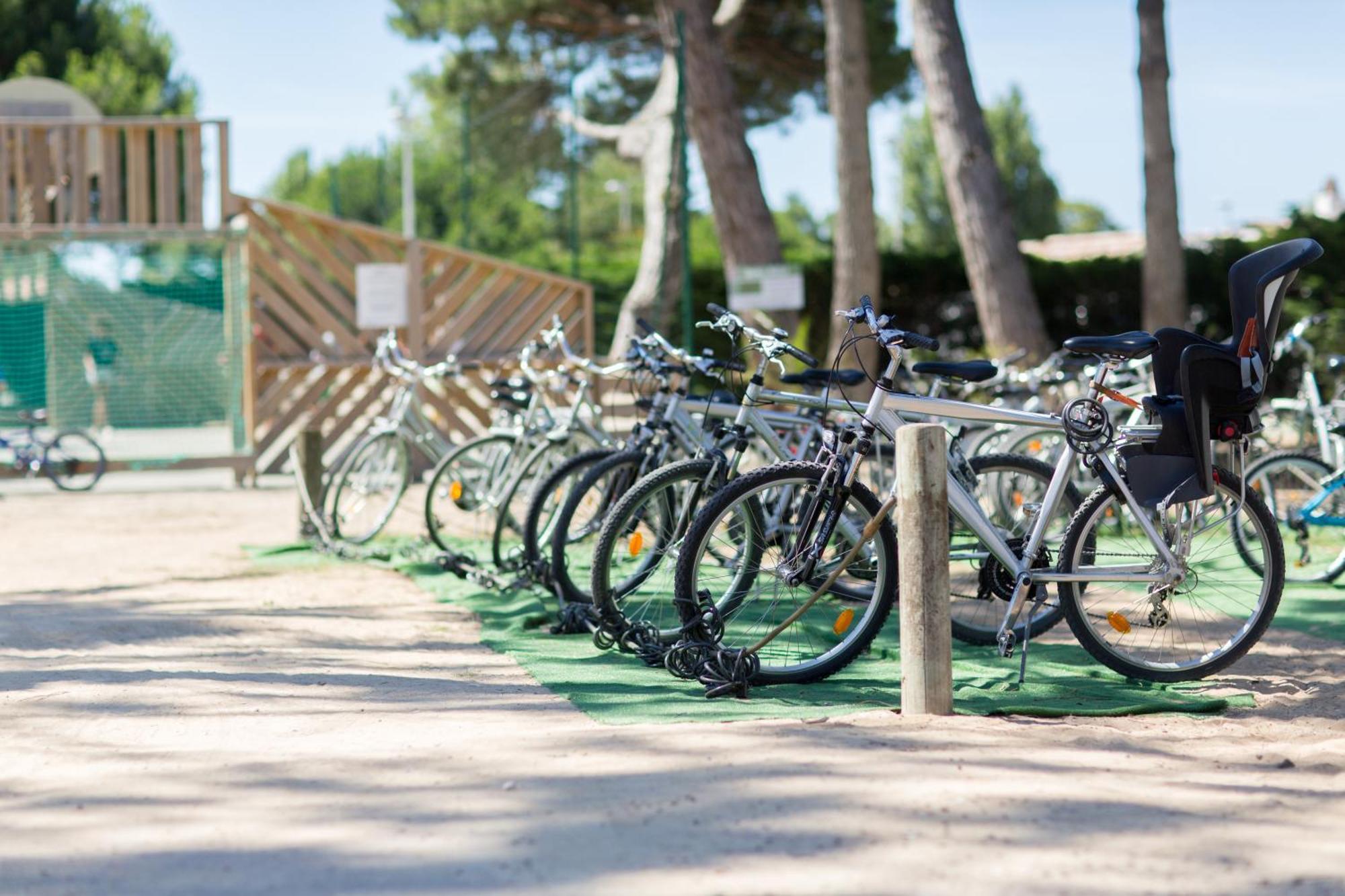 Camping Le Suroit Le Bois-Plage-en-Re Bagian luar foto