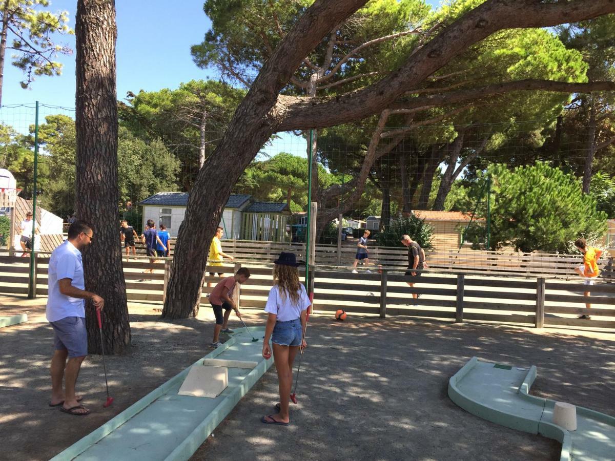 Camping Le Suroit Le Bois-Plage-en-Re Bagian luar foto