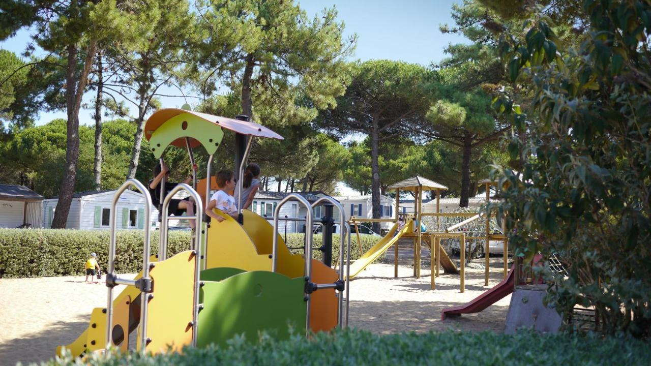 Camping Le Suroit Le Bois-Plage-en-Re Bagian luar foto
