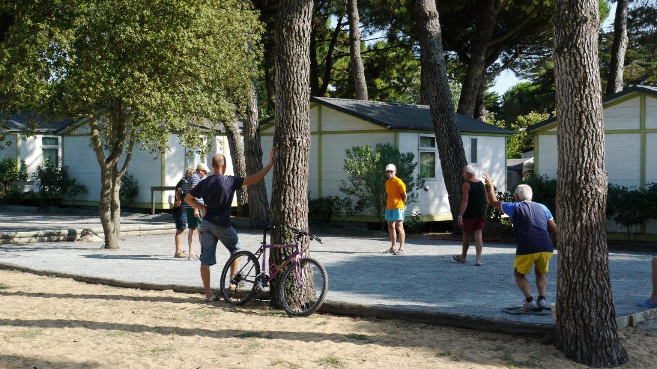 Camping Le Suroit Le Bois-Plage-en-Re Bagian luar foto